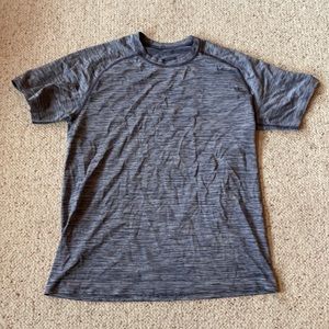 Lululemon metal vent tech wool short sleeve shirt L